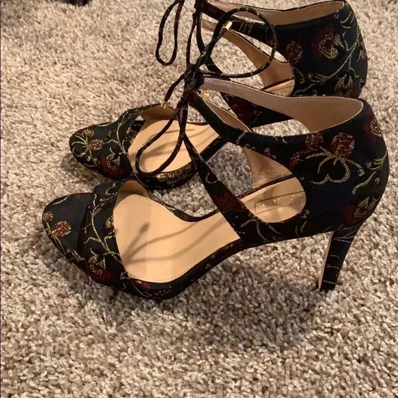 Antonio Melani Ankle Tie Heels size 9 New - Picture 5 of 11